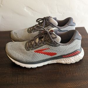 brooks shoes for $25